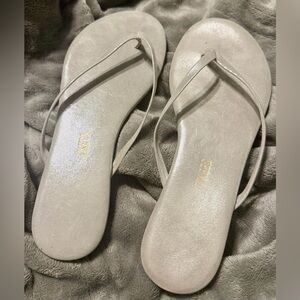 EUC TKEES Glitters Sandals in Gleam